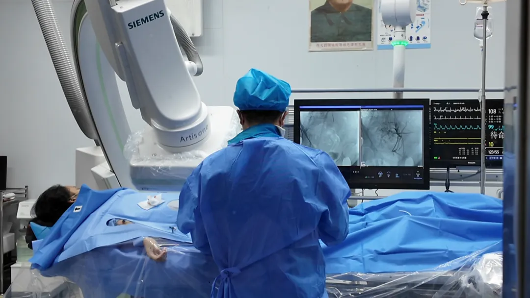 Interventional oncology team at Chongqing HYGEIA Hospital performing TACE under DSA guidance using the Siemens Artis one angiography system